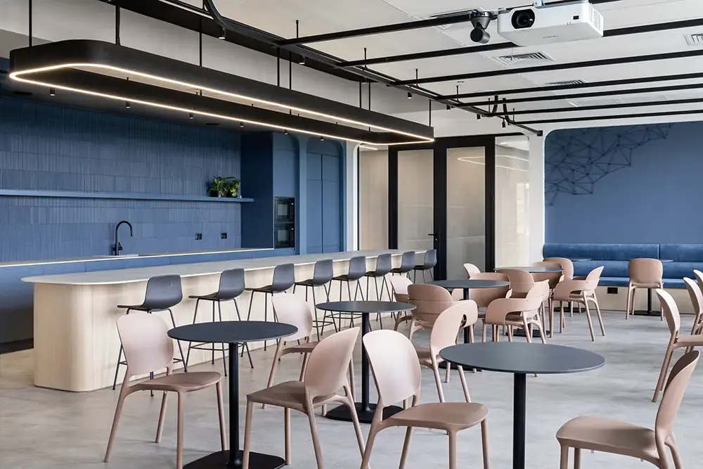 Israel Modern Office: A Perfect Blend of Contemporary Aesthetics and Anti-Glare Comfort Lighting